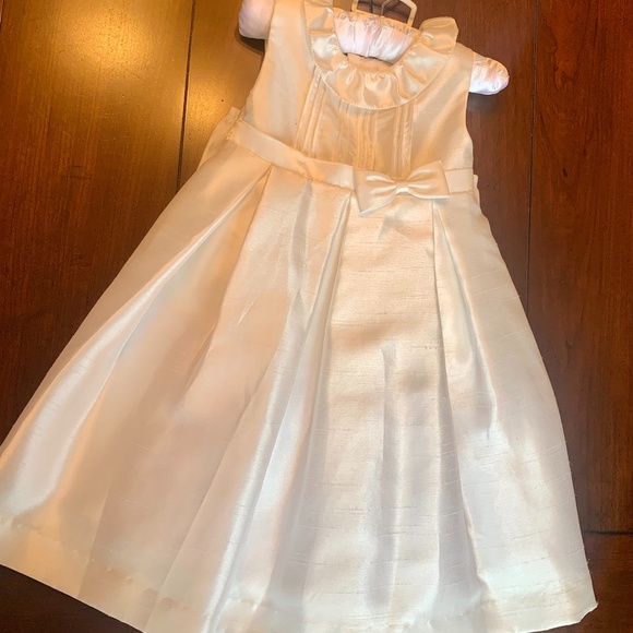 Edgehill Collection Other - Beautiful white Edgehill Collection brand new